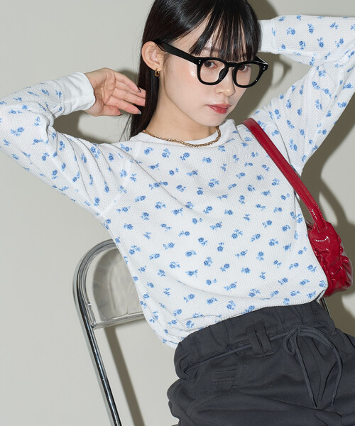 JEMORGAN(ジェーイーモーガン)の「JEMORGAN/ジェーイーモーガン ワッフル 花柄 ラグラン ロンT 限定展開(Tシャツ/カットソー・レディース・ラベンダー/ホワイト/グレー/サックスブルー・フリ-)」の2枚目の写真