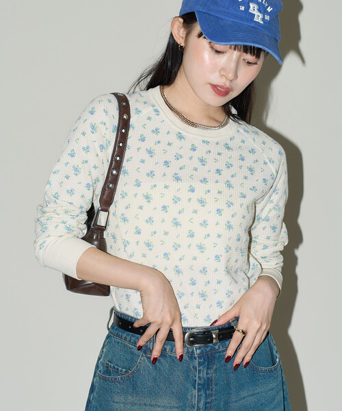 JEMORGAN(ジェーイーモーガン)の「JEMORGAN/ジェーイーモーガン ワッフル 花柄 ラグラン ロンT 限定展開(Tシャツ/カットソー・レディース・ラベンダー/ホワイト/グレー/サックスブルー・フリ-)」の4枚目の写真