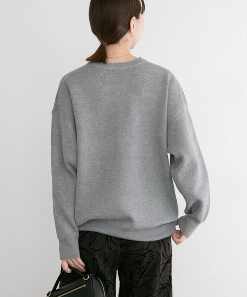 ITEMS URBANRESEARCH(アイテムズ アーバンリサーチ)の「スウェットライクロゴニット(ニット/セーター・レディース・ベージュ/ネイビー/グレー・FREE)」の6枚目の写真