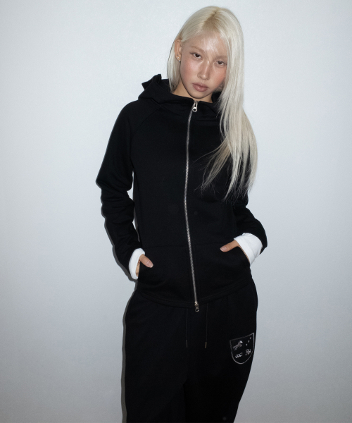 CHICKS（チックス）の「JUDY X CHICKS トラックワイドパッチパンツ ブラック（スウェットパンツ・レディース・ブラック・ONE SIZE）」の4枚目の写真