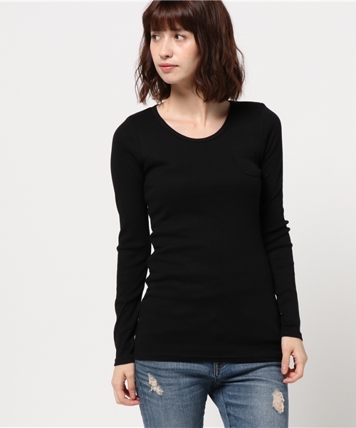 OLD BETTY'S（オールドベティーズ）の「ALOHA Rib 1Pocket T-shirts/リブワンポケットTシャツ（Tシャツ/カットソー・レディース・ダークブラウン/ライトカーキ/ダークネイビー/サーモンピンク/アイボリー/ブラック/ネイビー/ロイヤルブルー/杢グレー/イエロー/サックスブルー/ライトピンク/ワインレッド/モカ/ベージュ/ダークベージュ/ダークグリーン/グレイッシュブルー/ライトイエロー/グレイッシュベージュ/オリーブ/ダークオリーブ・FREE）」の2枚目の写真