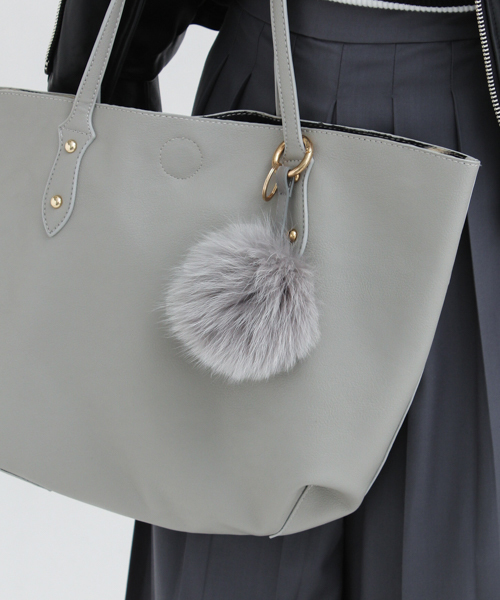 URBAN RESEARCH Sonny Label(アーバンリサーチサニーレーベル)の「Sonny Label FOX FUR チャーム(チャーム・レディース・グレー/ブラウン/ライトブルー/ライトピンク・ONE)」の2枚目の写真
