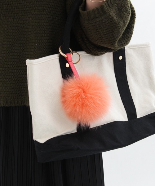 URBAN RESEARCH Sonny Label(アーバンリサーチサニーレーベル)の「Sonny Label FOX FUR チャーム(チャーム・レディース・グレー/ブラウン/ライトブルー/ライトピンク・ONE)」の4枚目の写真