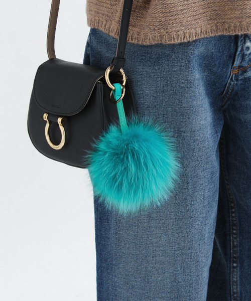 URBAN RESEARCH Sonny Label(アーバンリサーチサニーレーベル)の「Sonny Label FOX FUR チャーム(チャーム・レディース・グレー/ブラウン/ライトブルー/ライトピンク・ONE)」の3枚目の写真