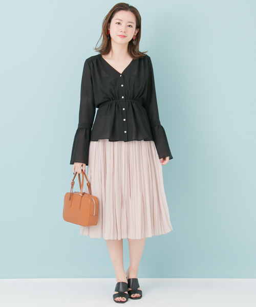 URBAN RESEARCH（アーバンリサーチ）の「UR 前開き袖フレアブラウス（シャツ/ブラウス・レディース・ブラック/ベージュ/イエロー・FREE）」の5枚目の写真