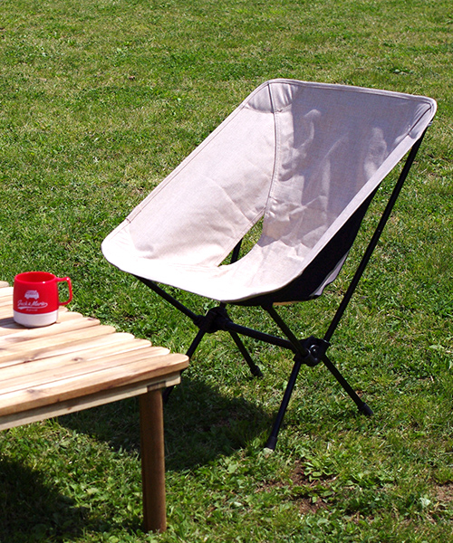 Helinox（ヘリノックス）の「Helinox / ヘリノックス　HOME　デコ＆ビーチ　コンフォートチェア（家具・レディース・ベージュ/ブルー/グレー/モカ・ONE SIZE）」の5枚目の写真