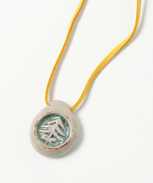 go slow caravan(ゴースローキャラバン)の「devadurga/デヴァドゥルガ KOYA ネックレス(ネックレス・メンズ・オレンジ/ブラウン/グリーン/イエロー/ライトグリーン/レッド/ブラック・FREE)」の1枚目の写真