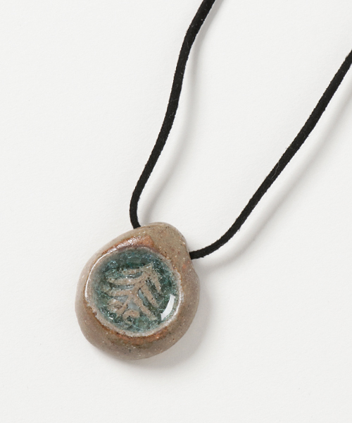 go slow caravan(ゴースローキャラバン)の「devadurga/デヴァドゥルガ KOYA ネックレス(ネックレス・メンズ・オレンジ/ブラウン/グリーン/イエロー/ライトグリーン/レッド/ブラック・FREE)」の2枚目の写真