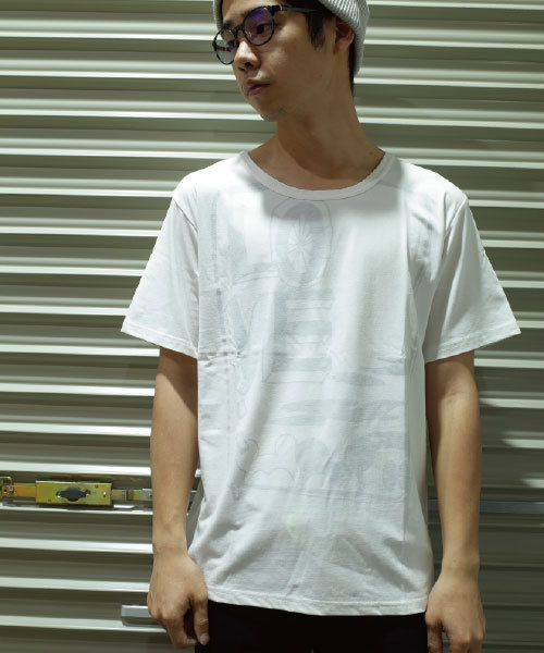 rovtski(ロフトスキー)の「rovtski 綿モダール天竺 プリントUネックTシャツ半袖/AXXSTU9999(Tシャツ/カットソー・メンズ・ブラック系その他4/ブラック系その他6/ホワイト系その他5/ホワイト系その他6/ホワイト系その他2/ホワイト系その他4/ブラック系その他5/ホワイト系その他3/ブラック系その他3/ブラック系その他・LARGE/MEDIUM/X-LARGE)」の2枚目の写真