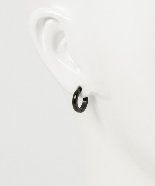 SPINNS（スピンズ）の「ミニフープピアス（ピアス（両耳用）・メンズ・シルバー/ゴールド/その他1/ガンメタ/シルバー系その他/ブラック系その他/ゴールド系その他・ONESIZE）」の9枚目の写真