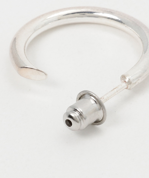 SunKu（サンク）の「SILVER LARGE HOOP PIERCE / ROUND BAR(シルバー ラージ フープ ピアス/ラウンド バー)（ピアス（片耳用）・メンズ・シルバー・FREE）」の2枚目の写真
