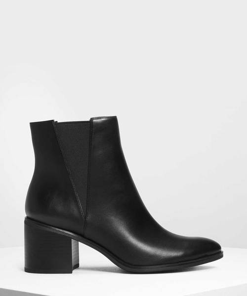 CHARLES & KEITH(チャールズ & キース)の「クラシック ブロックヒールブーツ / Classic Block Heel Boots(ブーツ・レディース・ブラック/ダークブルー/スモークピンク・23cm/23.5cm/24.5cm/25cm)」の2枚目の写真