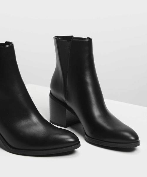 CHARLES & KEITH(チャールズ & キース)の「クラシック ブロックヒールブーツ / Classic Block Heel Boots(ブーツ・レディース・ブラック/ダークブルー/スモークピンク・23cm/23.5cm/24.5cm/25cm)」の19枚目の写真