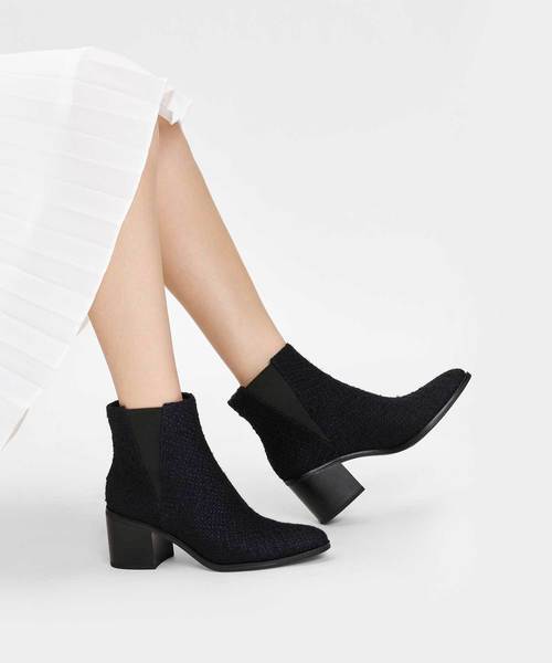 CHARLES & KEITH(チャールズ & キース)の「クラシック ブロックヒールブーツ / Classic Block Heel Boots(ブーツ・レディース・ブラック/ダークブルー/スモークピンク・23cm/23.5cm/24.5cm/25cm)」の15枚目の写真