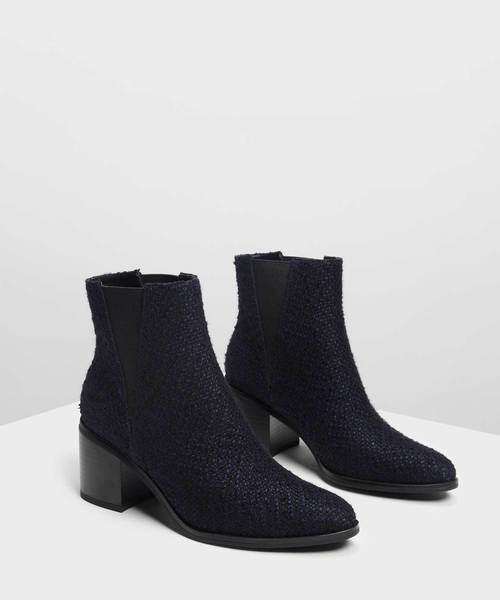 CHARLES & KEITH(チャールズ & キース)の「クラシック ブロックヒールブーツ / Classic Block Heel Boots(ブーツ・レディース・ブラック/ダークブルー/スモークピンク・23cm/23.5cm/24.5cm/25cm)」の14枚目の写真