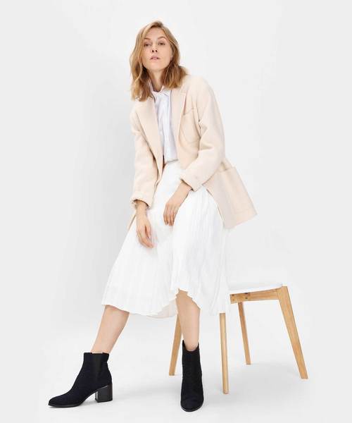 CHARLES & KEITH(チャールズ & キース)の「クラシック ブロックヒールブーツ / Classic Block Heel Boots(ブーツ・レディース・ブラック/ダークブルー/スモークピンク・23cm/23.5cm/24.5cm/25cm)」の10枚目の写真