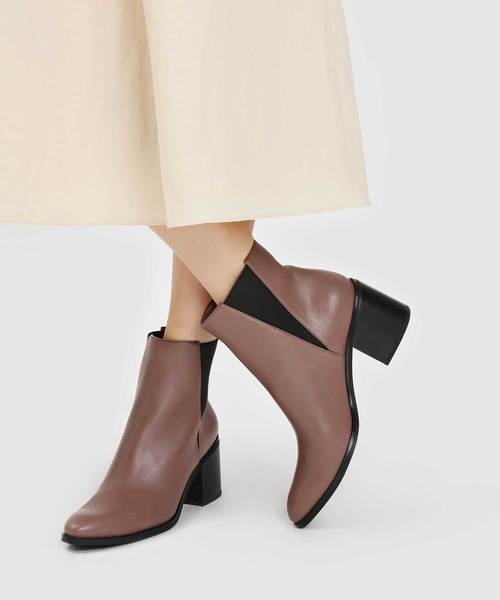 CHARLES & KEITH(チャールズ & キース)の「クラシック ブロックヒールブーツ / Classic Block Heel Boots(ブーツ・レディース・ブラック/ダークブルー/スモークピンク・23cm/23.5cm/24.5cm/25cm)」の9枚目の写真