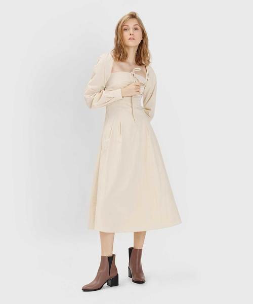 CHARLES & KEITH(チャールズ & キース)の「クラシック ブロックヒールブーツ / Classic Block Heel Boots(ブーツ・レディース・ブラック/ダークブルー/スモークピンク・23cm/23.5cm/24.5cm/25cm)」の4枚目の写真