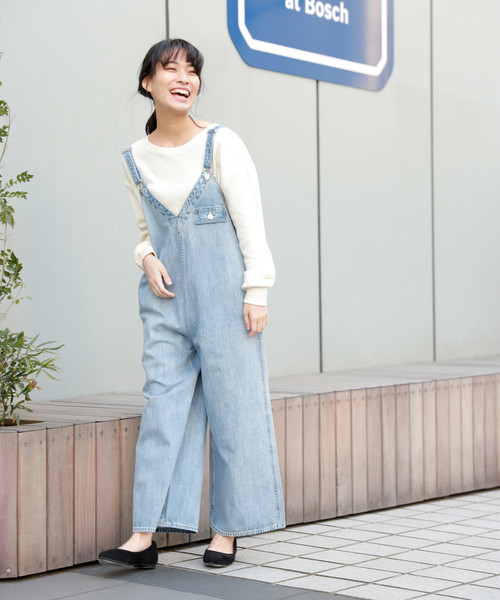 LAKOLE（ラコレ）の「SPRシンチバックサロペット / LAKOLE（サロペット/オーバーオール・レディース・ベージュ/ホワイト/サックスブルー・SMALL/MEDIUM）」の4枚目の写真