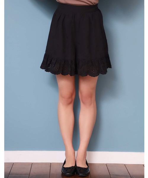 one after another NICE CLAUP(ワンアフターアナザーナイスクラップ)の「カットワーク レースショートパンツ(その他パンツ・レディース・ブラック/ベージュ/オフホワイト・FREE)」の2枚目の写真