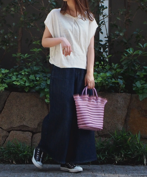 INTERPLANET(インタープラネット)の「麻100%天竺肩タックフレンチ袖プルオーバー(Tシャツ/カットソー・レディース・チャコールグレー/グレー/オフホワイト・FREE)」の9枚目の写真