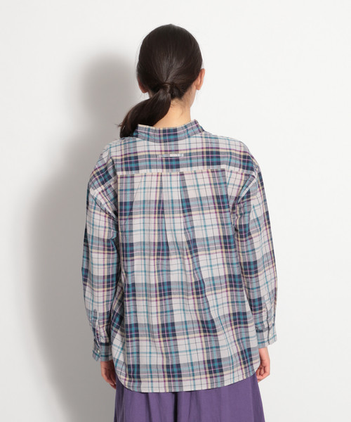 niko and...(ニコアンド)の「カラーマドラスチェックシャツ(シャツ/ブラウス・レディース・ベージュ/ブラウン/グレー/オフホワイト/イエロー/ブルー・MEDIUM/LARGE)」の15枚目の写真