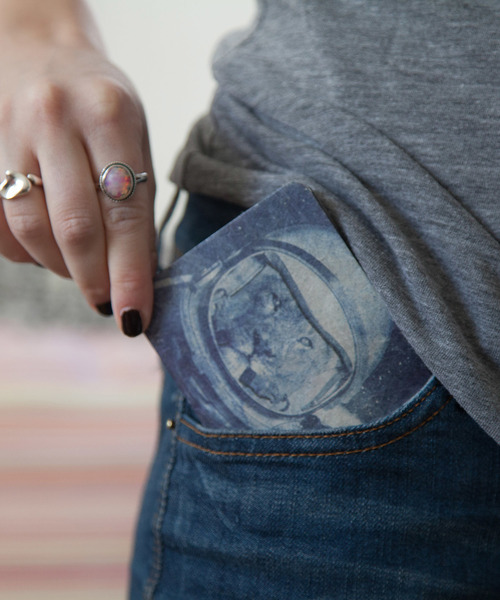 Paperwallet(ペーパーウォレット)の「Slim Wallet Art タイベック素材 Tyvek 紙の財布 - Paperwallet(ペーパーウォレット)(財布・レディース・その他1/その他2/その他3/その他4/その他5/その他6/その他25/その他26/その他27/その他28/その他29/その他19/その他20/その他21/その他22/その他23/その他24/その他13/その他14/その他15/その他16/その他17/その他18/その他7/その他8/その他9/その他10/その他11/その他12/G/H/I/J/A/B/C/D/E/F/その他30/その他31/その他32/その他33/その他34/S/T/U/V/W/N/P/R/K/L/O/Q/Y/ブラック系その他/グリーン系その他2/ブルー系その他/カラフル/グリーン系その他/その他35/Z/その他/X・ONE SIZE)」の20枚目の写真