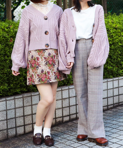 PairPair（ペアペア）の「袖ボリュームざっくり編みケーブルＶカーデ（カーディガン/ボレロ・レディース・ベージュ/モカ/ラベンダー・FREE）」の6枚目の写真