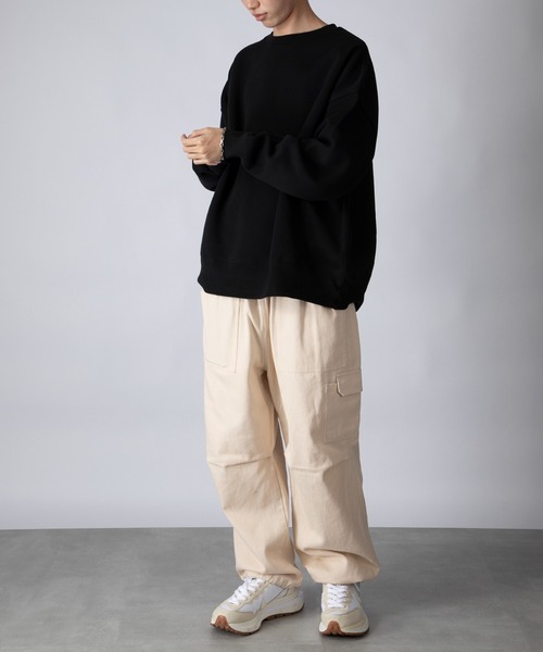 United Athle（ユナイテッドアスレ）の「【United Athle】loose fit nuance color crew neck sweat / ルーズフィット ニュアンスカラー クルーネックスウェット 5627（スウェット・メンズ・ネイビー/グレー/ブラック/ホワイト/ライトパープル/サンドベージュ/スモーキーグリーン系/パープル・M/L/XL）」の18枚目の写真