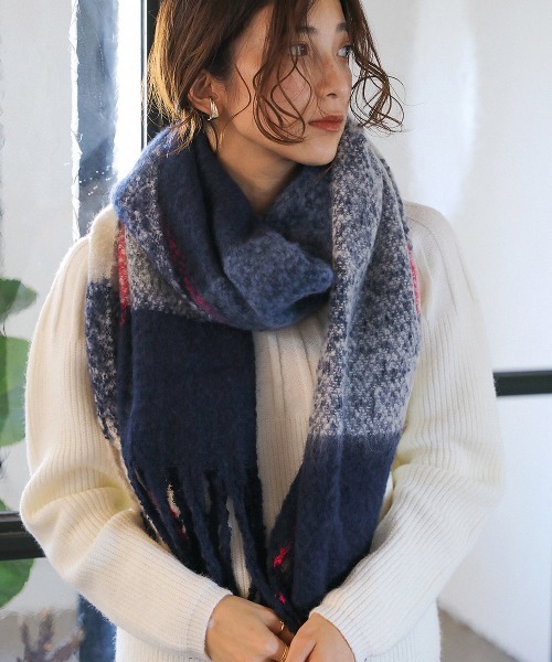 Bou Jeloud（ブージュルード）の「大判チェックストール（ストール/ショール・レディース・ベージュ/ネイビー/レッド・FREE）」の3枚目の写真