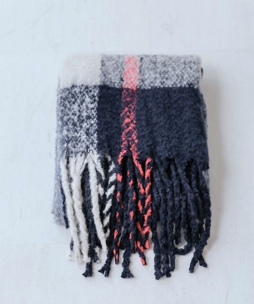 Bou Jeloud（ブージュルード）の「大判チェックストール（ストール/ショール・レディース・ベージュ/ネイビー/レッド・FREE）」の16枚目の写真