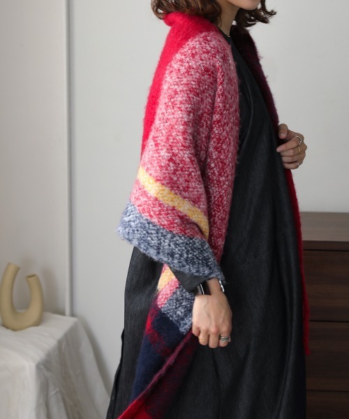 Bou Jeloud（ブージュルード）の「大判チェックストール（ストール/ショール・レディース・ベージュ/ネイビー/レッド・FREE）」の10枚目の写真