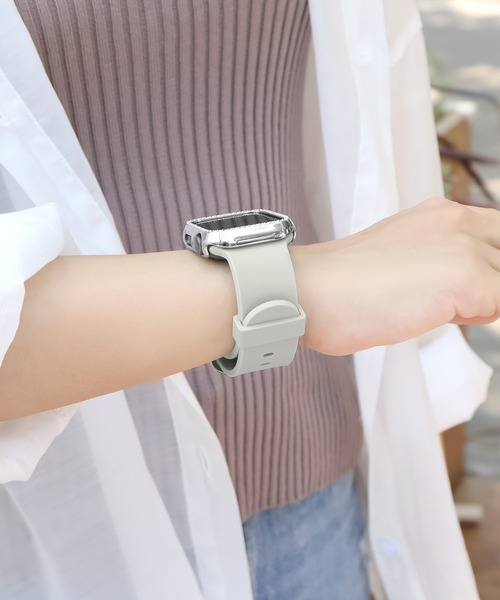 Urban Coral（アーバンコーラル）の「Apple Watch Band / アップルウォッチ バンド メタル  レザー / Urban Coral（デジタル腕時計・レディース・ブラック/シルバー×ブラック/シルバー/ゴールド/ピンクゴールド/シルバー系その他/シルバー×ゴールド/ブルー/ピンク/グレー系その他/ゴールド系その他/シャンパン/ゴールド系/ベージュ系/シルバー系/ブラック系/ライトグレー系2/ピンク系2/パープル系1/ピンク系1/ライトグリーン系1/レッド系2/アイボリー系1/レッド系1/ローズ系2/ベージュ系2/ブラウン系2/ベージュ系1/ブルー系1/グレー系1/ブラウン系1/ライトグレー系1/グレー系2/ローズ系1/ブラック系3/ホワイト系3/グレー系3/ベージュ系3/パープル系3/グレー系4/オレンジ系3/ピンク系4/ピンク系3/ベージュ系4/ブルー系3/レッド系3/パープル系4/ピンク系/オレンジ系4/ブラウン系3/ベージュ系その他5/ローズ系3/グレー系6/グレー系5・40mm/44mm）」の6枚目の写真