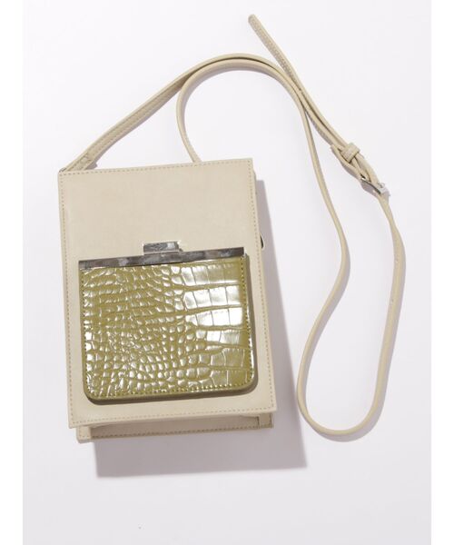 MURUA(ムルーア)の「フロントポケットミニバッグ(ショルダーバッグ・レディース・ブラック/カーキ・FREE)」の5枚目の写真