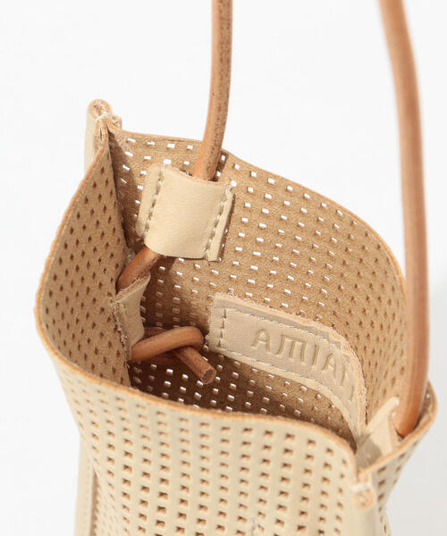 TOMORROWLAND （トゥモローランド）の「AMIACALVA カーフ メッシュレザー ポシェット（ボディバッグ/ウエストポーチ・メンズ・ブラック/ホワイト系その他・FREE）」の10枚目の写真