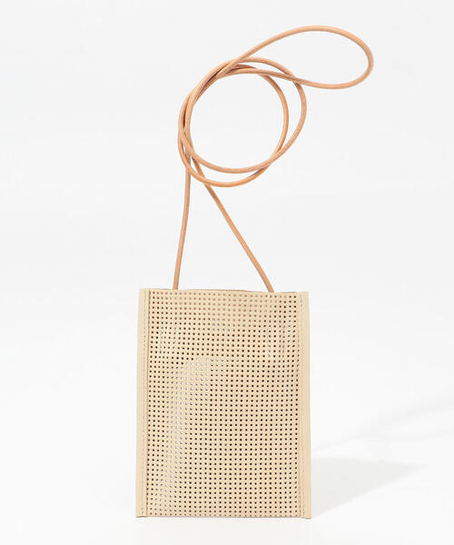 TOMORROWLAND （トゥモローランド）の「AMIACALVA カーフ メッシュレザー ポシェット（ボディバッグ/ウエストポーチ・メンズ・ブラック/ホワイト系その他・FREE）」の6枚目の写真