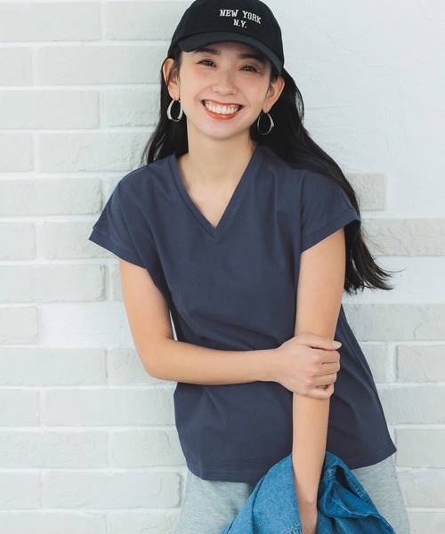 coca(coca)(コカ)の「\新色登場/フレンチスリーブVネックTシャツ COTTON from the US(Tシャツ/カットソー・レディース・ホワイト/ブラック/ベージュ/カーキ/オレンジ/ライトグリーン/キャメル/ネイビー/ダークグリーン/レッド/ライトブルー/チャコール/マスタード/ブラウン・M/L/XL)」の10枚目の写真