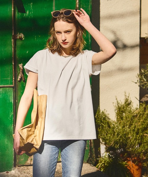 coca(coca)(コカ)の「\新色登場/フレンチスリーブVネックTシャツ COTTON from the US(Tシャツ/カットソー・レディース・ホワイト/ブラック/ベージュ/カーキ/オレンジ/ライトグリーン/キャメル/ネイビー/ダークグリーン/レッド/ライトブルー/チャコール/マスタード/ブラウン・M/L/XL)」の2枚目の写真