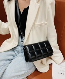 ブロックキルティング スクエアショルダーバッグ