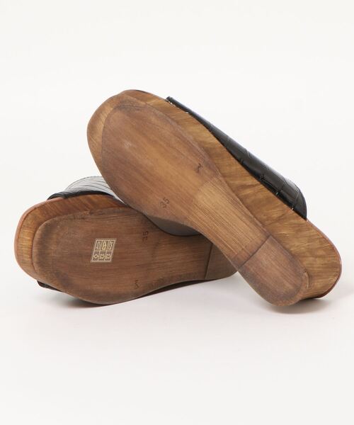 BONTRE(ボントレ)の「クロコ調厚底サンダル(サンダル・レディース・ダークブラウン/ブラック系その他/ホワイト系その他・36/38/35/37/39)」の5枚目の写真