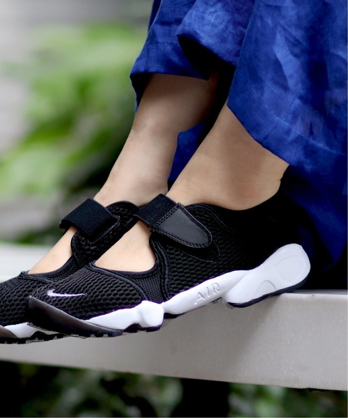 NIKE(ナイキ)の「【NIKE/ナイキ】エアリフト ブリーズ(スニーカー・レディース・ホワイト/ブラック・23cm/24cm/25cm)」の3枚目の写真