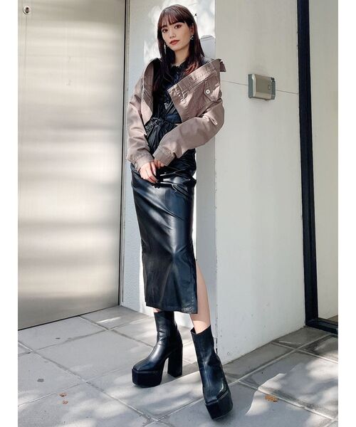 GYDA(ジェイダ)の「ショートタイトデニムGジャン(デニムジャケット・レディース・ブラック/ベージュ/ブルー・FREE)」の11枚目の写真