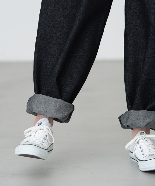 MERLOT（メルロー）の「ステッチバルーンデニムパンツ（デニムパンツ・レディース・ブラック/ブルー・FREE）」の11枚目の写真