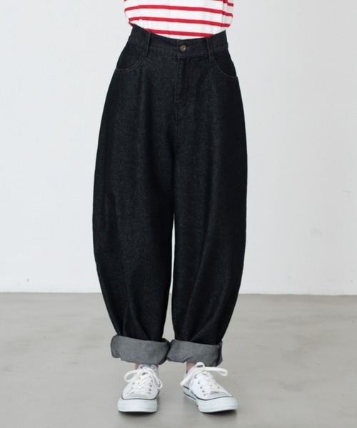 MERLOT（メルロー）の「ステッチバルーンデニムパンツ（デニムパンツ・レディース・ブラック/ブルー・FREE）」の5枚目の写真