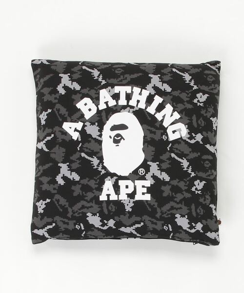 Square Bathing Ape アベイシングエイプ のファッション College セール Cushion Digital Square Bathing Camo Cushion M クッション クッションカバー A