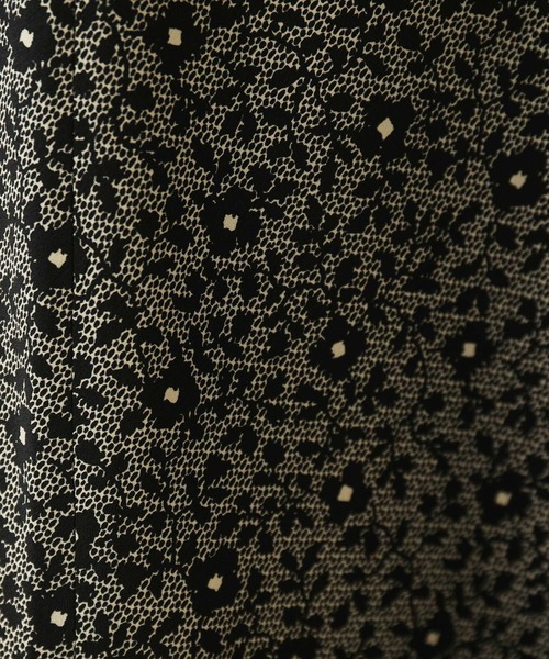 MADEMOISELLE ROPE'(マドモアゼル ロペ)の「フラワープリントマーメイドラインマキシスカート(スカート・レディース・ブラック/ブラック系その他・38/36)」の8枚目の写真