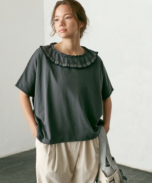 PUAL CE CIN(ピュアルセシン)の「襟ニットリブプルオーバー/Tシャツ(Tシャツ/カットソー・レディース・ホワイト/チャコールグレー/ナチュラル・FREE)」の3枚目の写真
