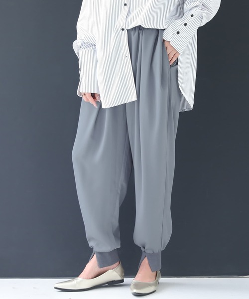 n'OrLABEL（ノアールレーベル）の「【廃盤】『リブスリットジョガーパンツ』（その他パンツ・レディース・グレイッシュブルー/ブラック/グレイッシュベージュ/テラコッタ・1/2）」の4枚目の写真