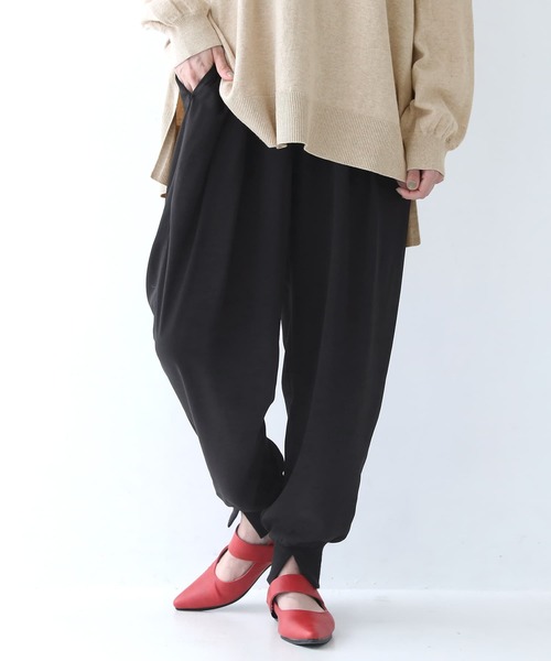 n'OrLABEL（ノアールレーベル）の「【廃盤】『リブスリットジョガーパンツ』（その他パンツ・レディース・グレイッシュブルー/ブラック/グレイッシュベージュ/テラコッタ・1/2）」の2枚目の写真