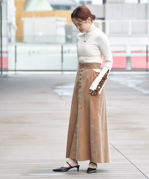 Ray BEAMS（レイビームス）の「RBS / コーデュロイ カットアウト スカート（スカート・レディース・ブラウン/ベージュ・0/1）」の15枚目の写真